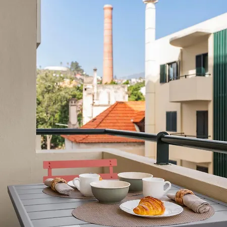 Casa Da By An Island Funchal (Madeira)